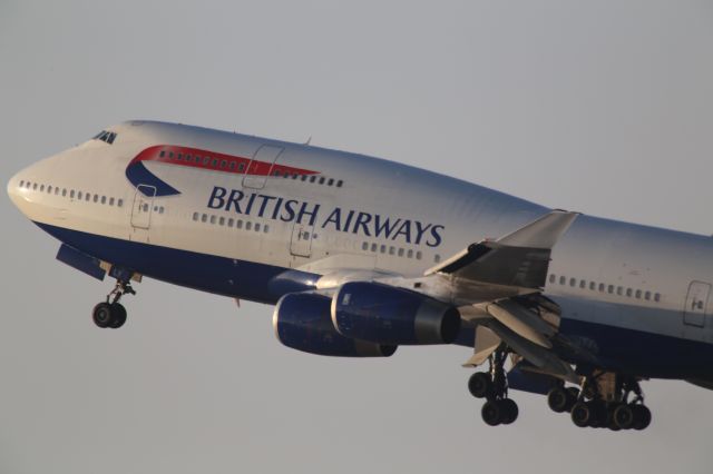 Boeing 747-400 (G-BNLY)