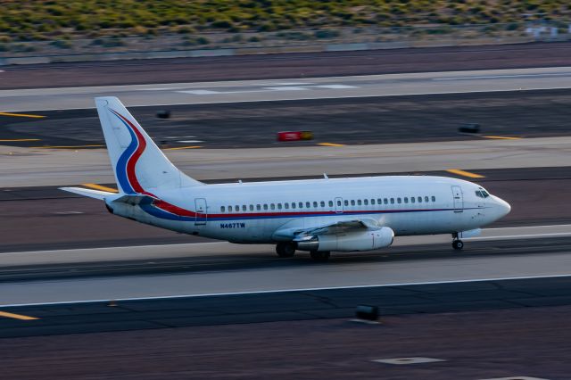 Boeing 737-200 (N467TW) - An Ameristar 737-200 taking off from PHX on 2/19/23. Taken with a Canon T7 and Tamron 70-200 G2 lens.