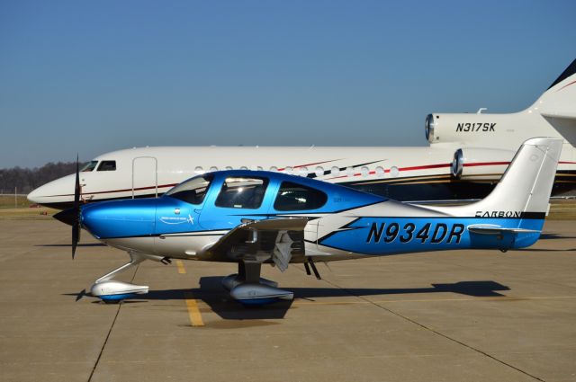 Cirrus SR-22 (N934DR) - Awesome paint scheme