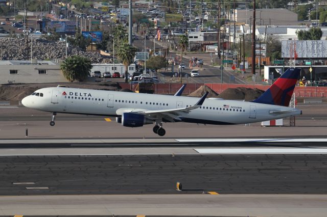 Airbus A321 (N350DN)