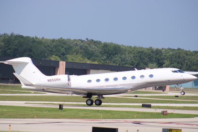 Gulfstream Aerospace Gulfstream G650 (N650RH) - Another angle of the same Gulfstream 650 I caught departing UGN on runway 5 