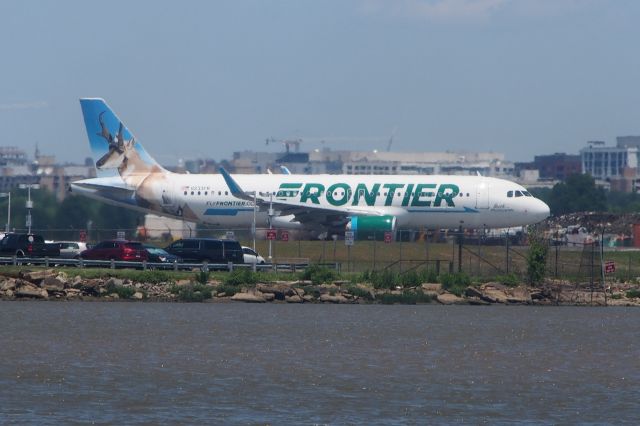 Airbus A320 (N233FR)