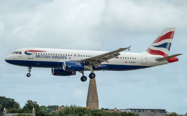 Airbus A320 (G-GATU)