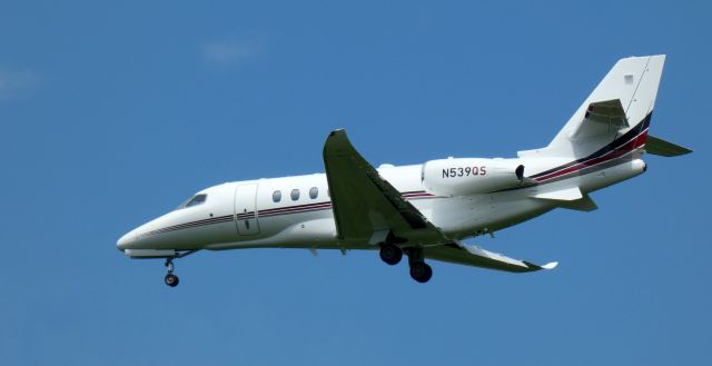 Cessna Citation Latitude (N539QS) - On short final is this 2017 Cessna 680A Citation Latitude in the Summer of 2023.