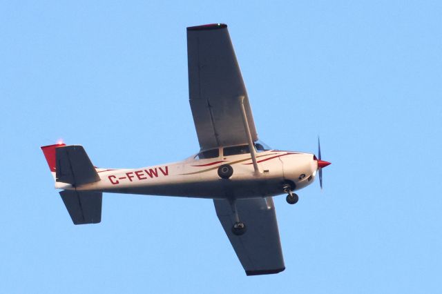 Cessna Skyhawk (C-FEWV) - C-FEWV Cessna Skyhawk 172-L Centre Pluridisciplinaire d'aviation du Québec Inc. Survolant la ville de Lavaltrie QC. le 16-11-2023 à 16:02