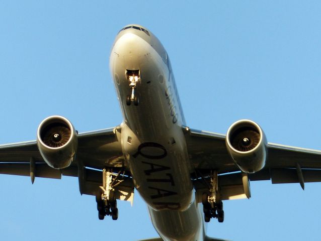 BOEING 777-200LR (A7-BFS)