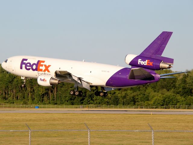 McDonnell Douglas DC-10 (N375FE)