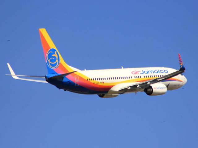 Boeing 737-800 (9Y-JMC)