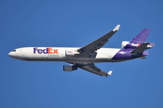 Boeing MD-11 (N528FE) - On long final for runway 32 on 11-17-20 while operating flight 3618 LAX-IND.