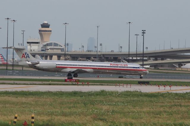 McDonnell Douglas MD-80 (N482AA)