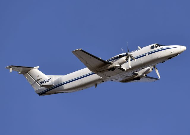 Beechcraft 1900 (N49UC)