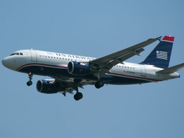 Airbus A319 (N756US)