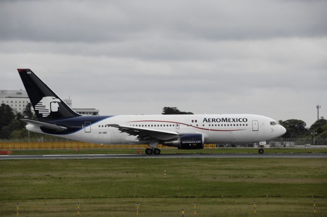 BOEING 767-200 (XA-AMX) - Departure at NRT Airport R/W16R on 2012/04/30