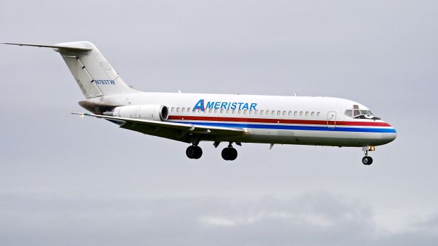 Douglas DC-9-10 (N783TW) - AJI9827 from KSLC on final to Rwy 16R on 12.2.16. The aircraft is a DC-9-15RC. (ln 97 / cn 47010).