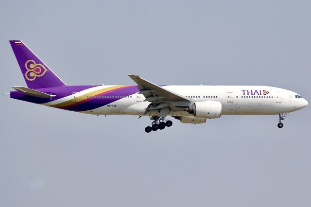 Boeing 777-200 (HS-TJG)