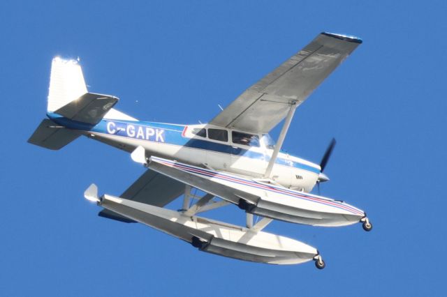 Cessna Skywagon (C-GAPK) - C-GAPK Cessna Skywagon 185-F Aviation DPKM Inc. Survolant la ville de Lavaltrie QC. Le 06-10-2024 à 15:35.