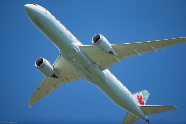 Boeing 787-8 (C-FGEO) - Pic taken Shortly after takeoff from Copenhagen. Maj 2017