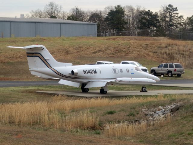 Learjet 24 (N14DM)