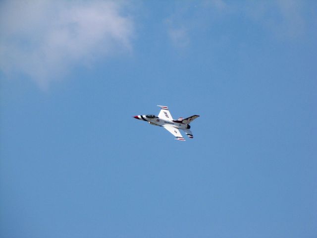 Lockheed F-16 Fighting Falcon —