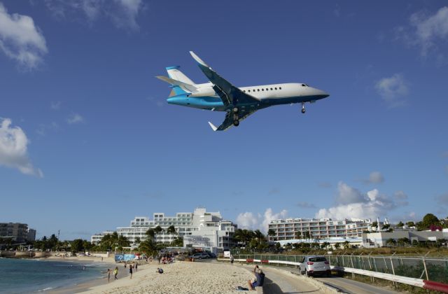 Dassault Falcon 900 (N175BC)