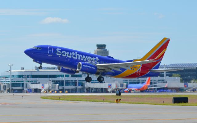 Boeing 737-700 (N934WN) - SWA T/O to KBWI