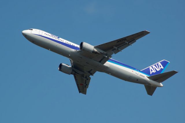 BOEING 767-300 (JA8259) - 2012-05-30