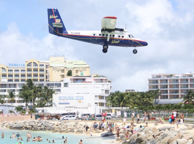 De Havilland Canada Twin Otter (PJ-WIS)