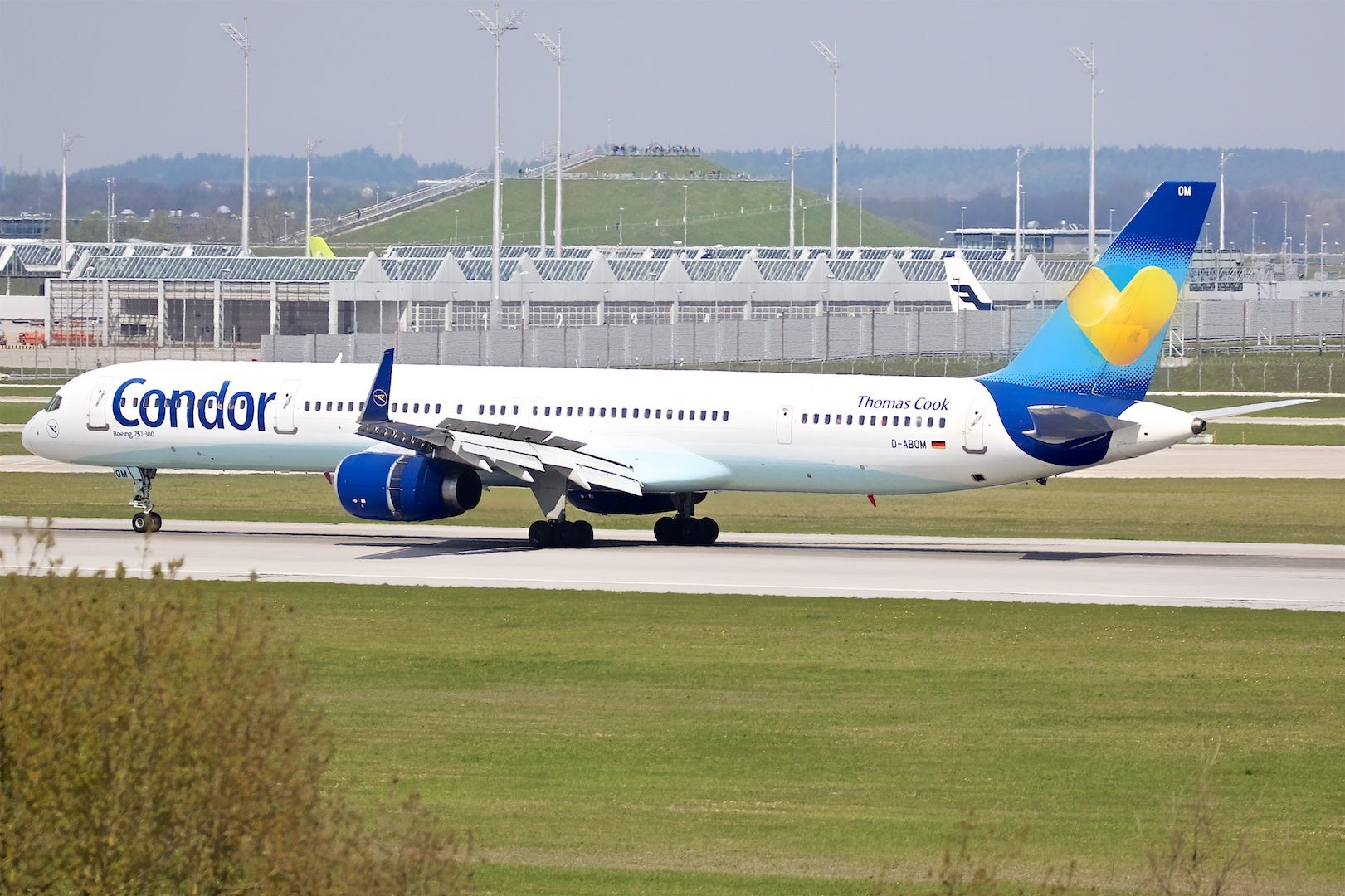 Boeing 757-200 (D-ABOM)