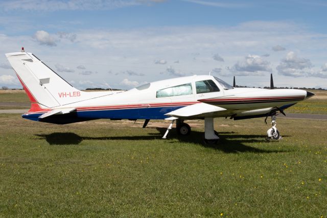 Cessna 310 (VH-LEB)