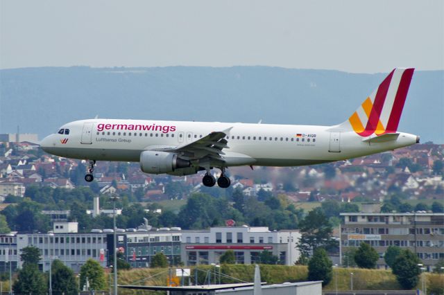 Airbus A320 (D-AIQB)