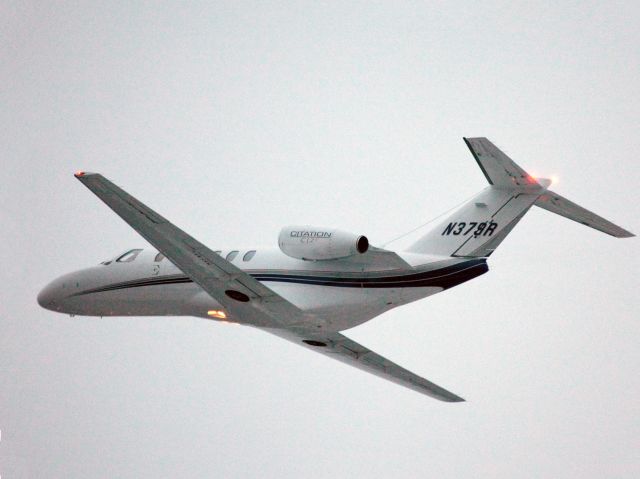 Cessna Citation CJ2+ (N379R) - Take off runway 08.