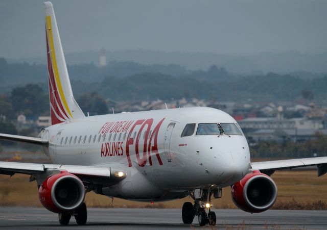 Embraer 175 (JA12FJ)