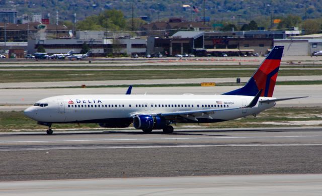 Boeing 737-900 (N818DA)