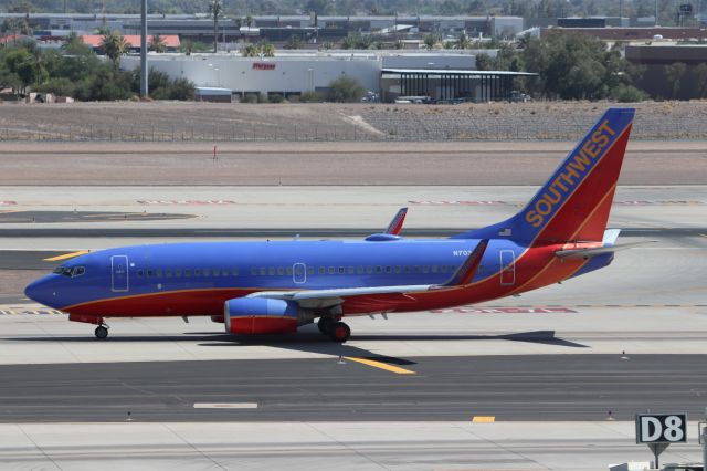 Boeing 737-700 (N703SW)