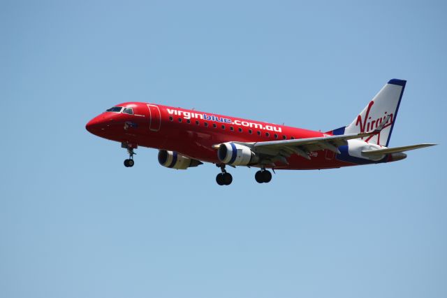 Embraer 170/175 (VH-ZHB)