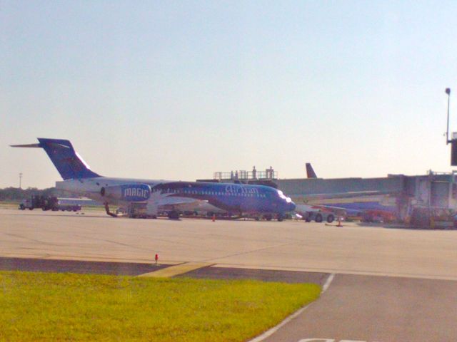 Boeing 717-200 — - Orlando Magic livery