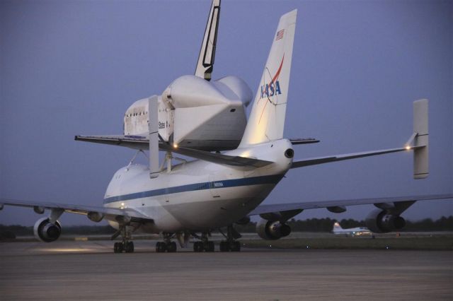 Boeing Shuttle Carrier (NASA905)