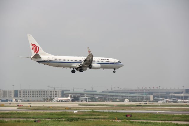 Boeing 737-700 (B-5680)