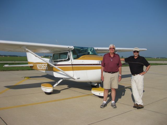 Cessna Skyhawk (N20858) - N20858 in Spencer, IA, returning from KOSH July 31 2011