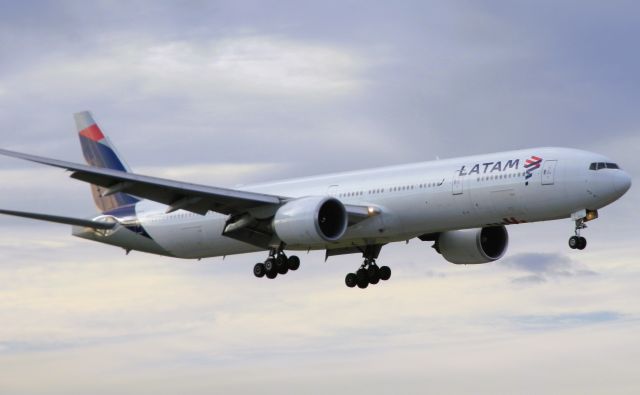 BOEING 777-300ER (PT-MUC) - Arriving from Sao Paulo"Guarulhos INTL."(GRU/SBGR)
