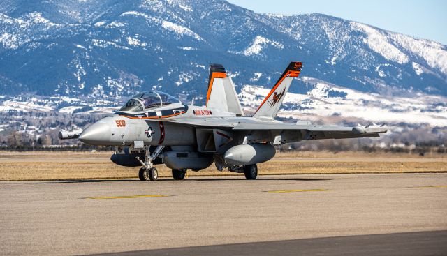 McDonnell Douglas FA-18 Hornet (16-6931)