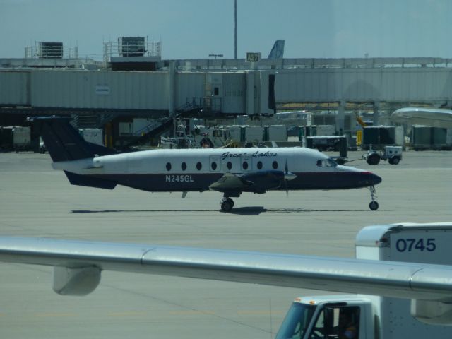 Beechcraft Airliner (N245GL)