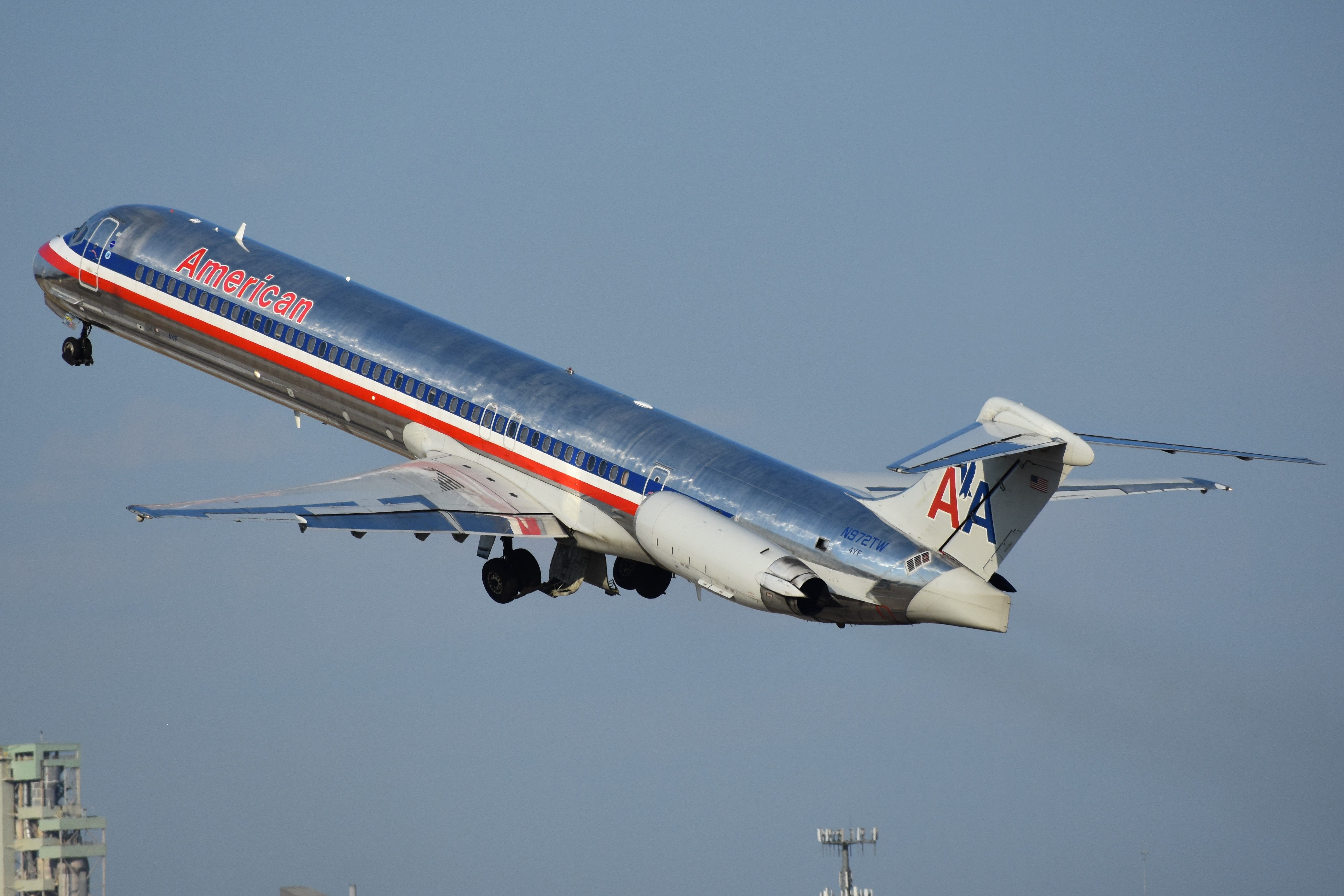 McDonnell Douglas MD-80 (N972TW)