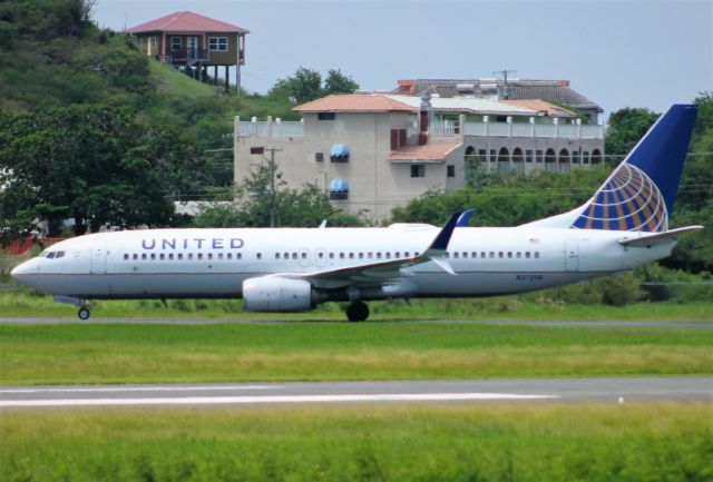 Boeing 737-800 (N37255)