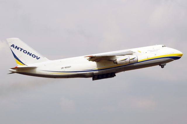 Antonov An-124 Ruslan (UR-82007)