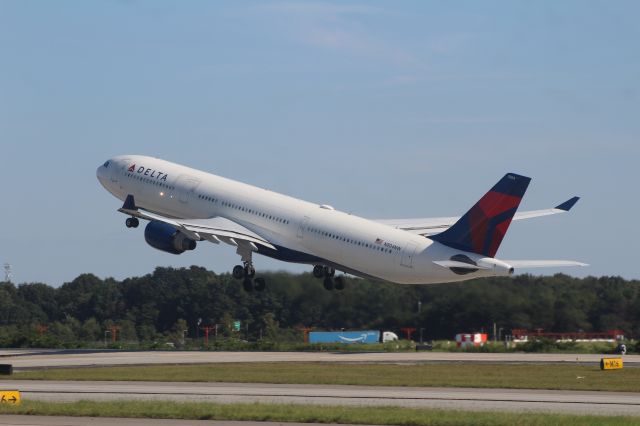 Airbus A330-300 (N804NW)