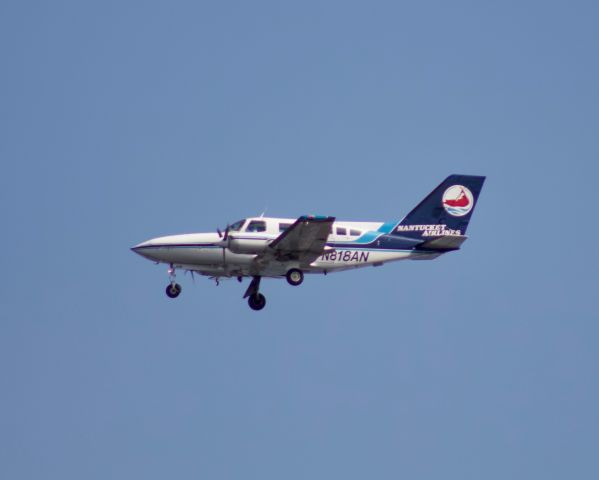 Cessna 402 (N818AN) - 8/4/2019 on final for 4L operating with the Nantucket Airlines Special Livery