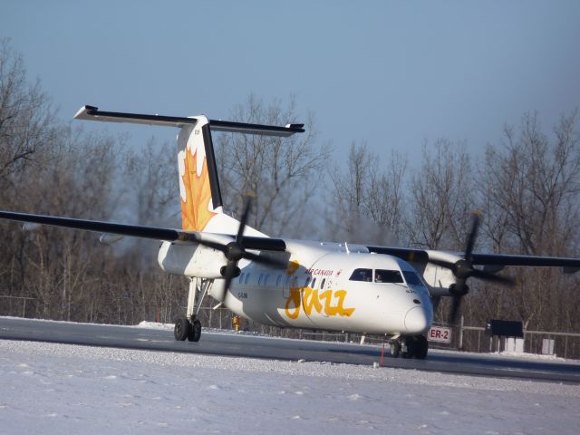 C-GJMI — - taxiing towards threshold of rwy#25