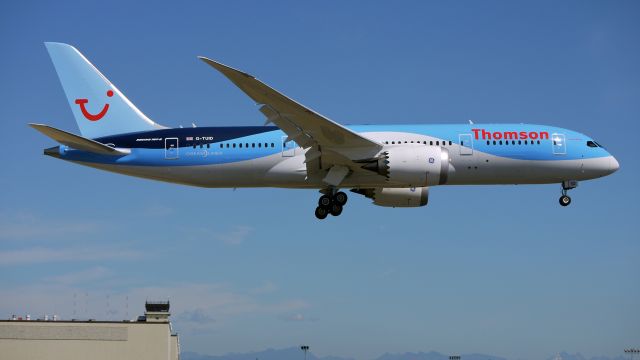 Boeing 787-8 (G-TUID) - BOE320 on final to Rwy 16R to complete a flight test on 8.7.13. (LN:106 cn 36424).