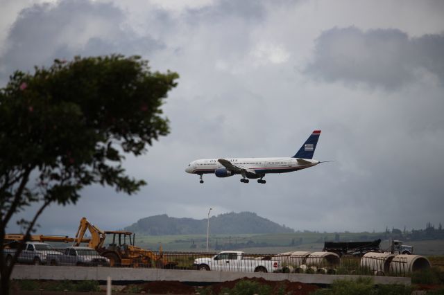 Boeing 757-200 (N906AW) - Final Approach into Maui from Phoenix Sky Harborbr /Instagram: @PHX.Aviation